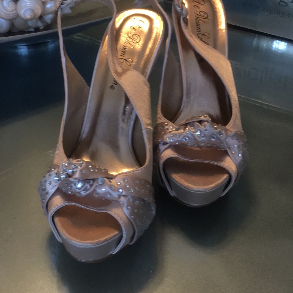Champagne/nude 5 inch ladies sling back shoe